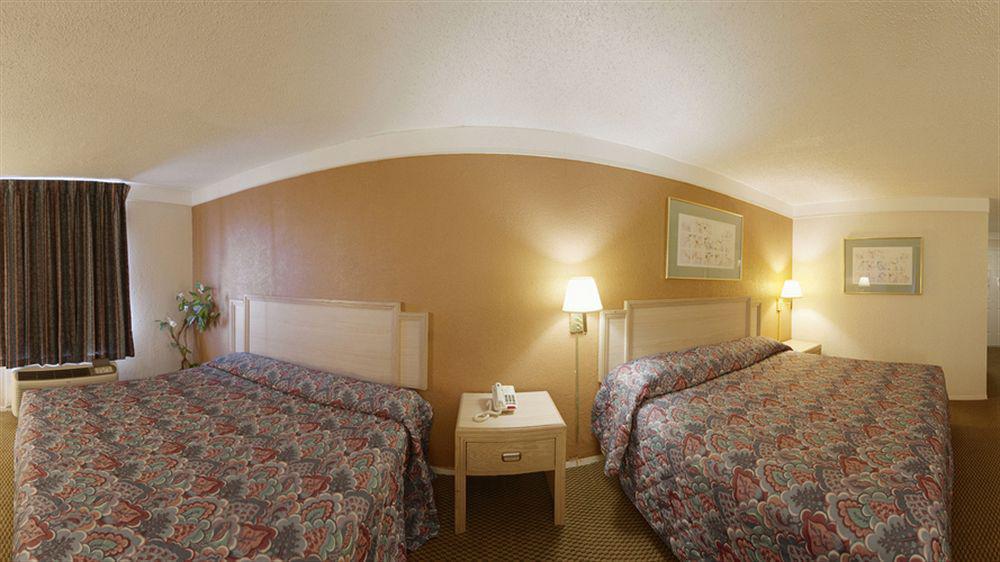 Economy Inn & Suites Denton Zewnętrze zdjęcie