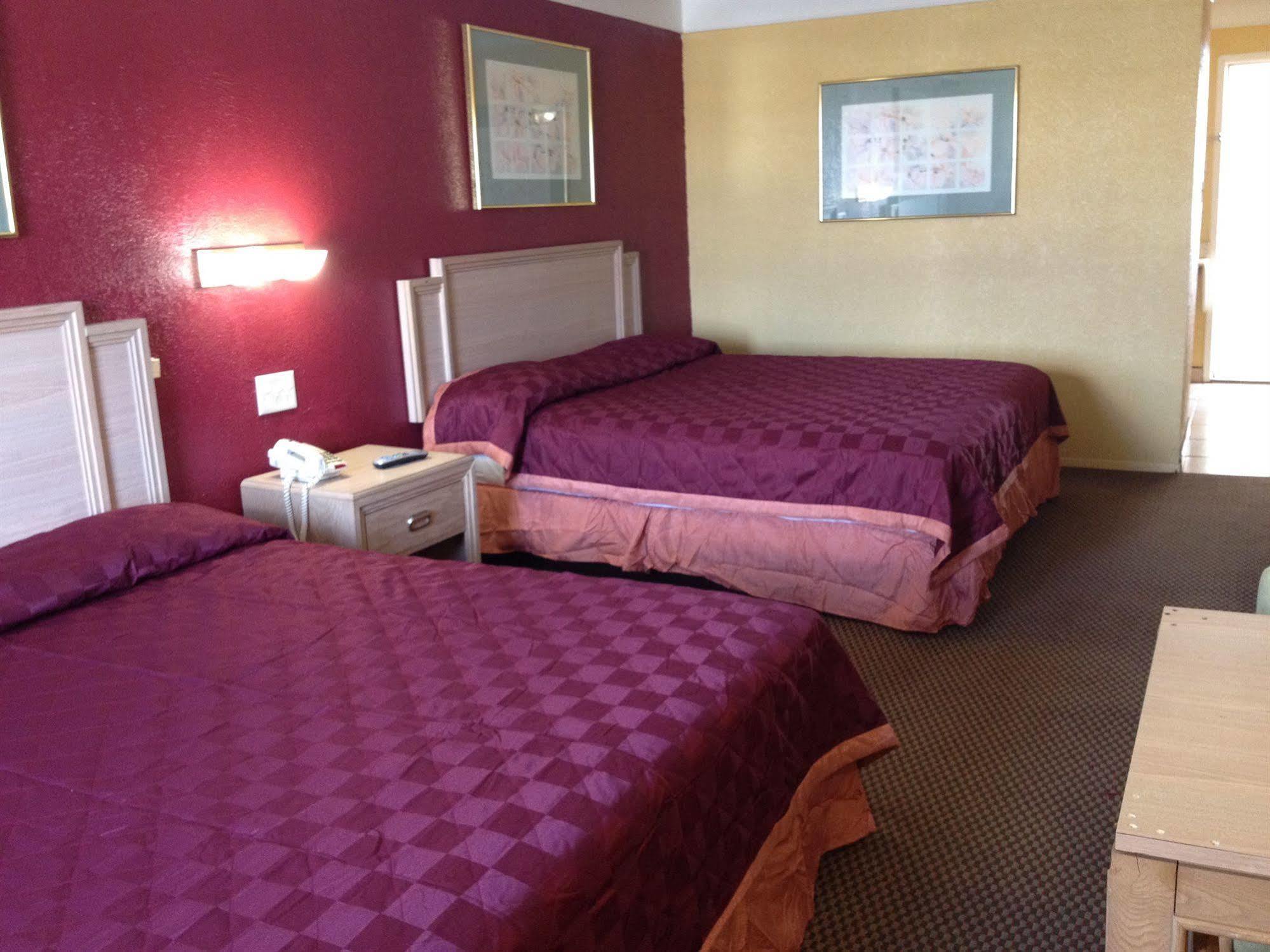 Economy Inn & Suites Denton Zewnętrze zdjęcie
