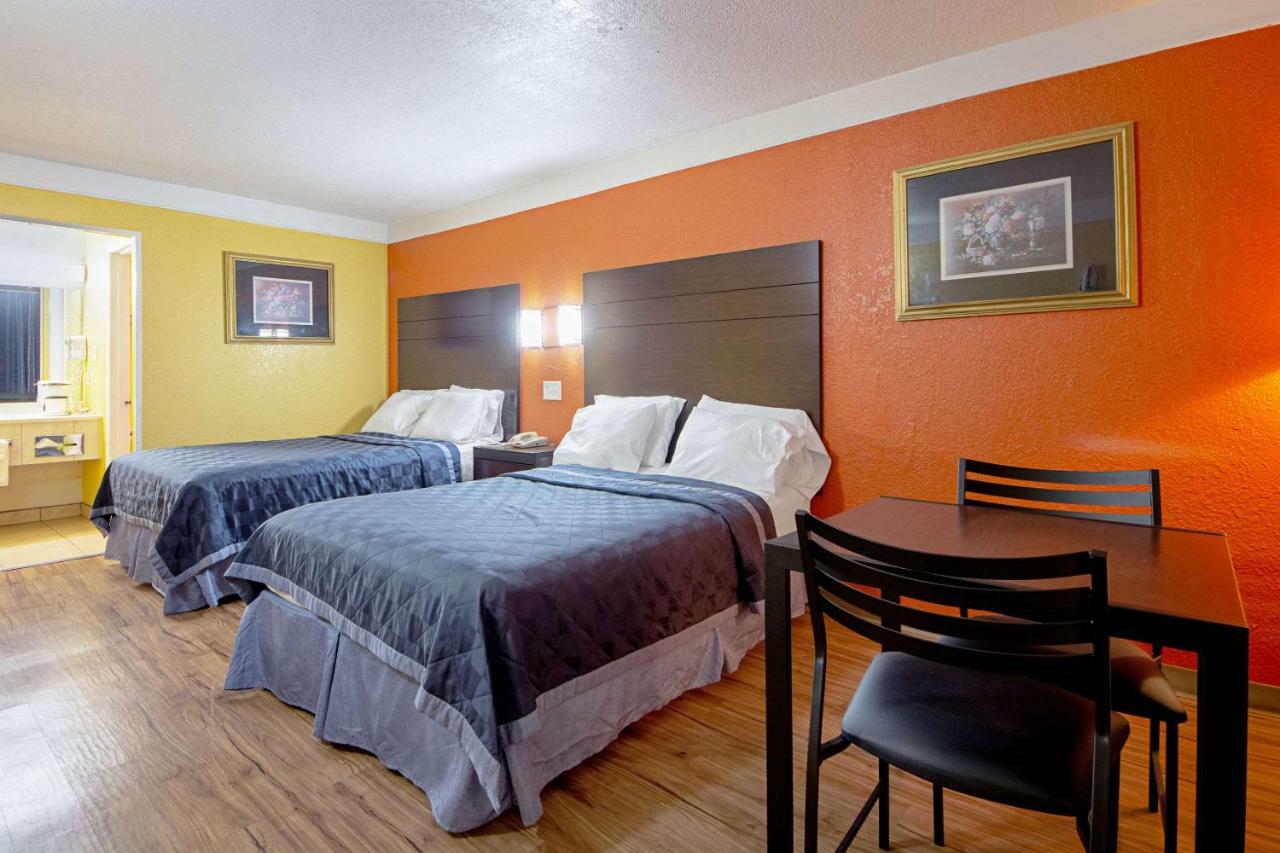 Economy Inn & Suites Denton Zewnętrze zdjęcie