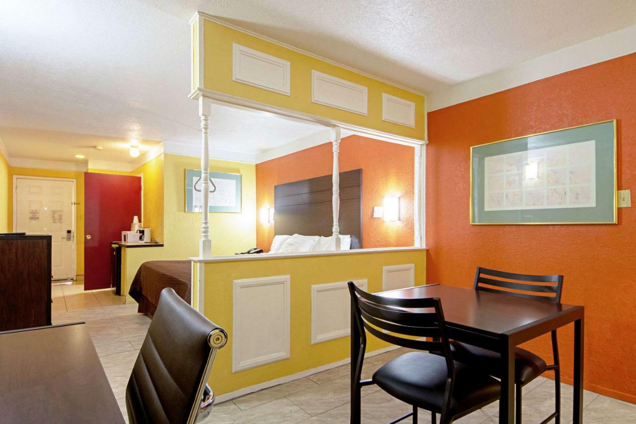 Economy Inn & Suites Denton Zewnętrze zdjęcie
