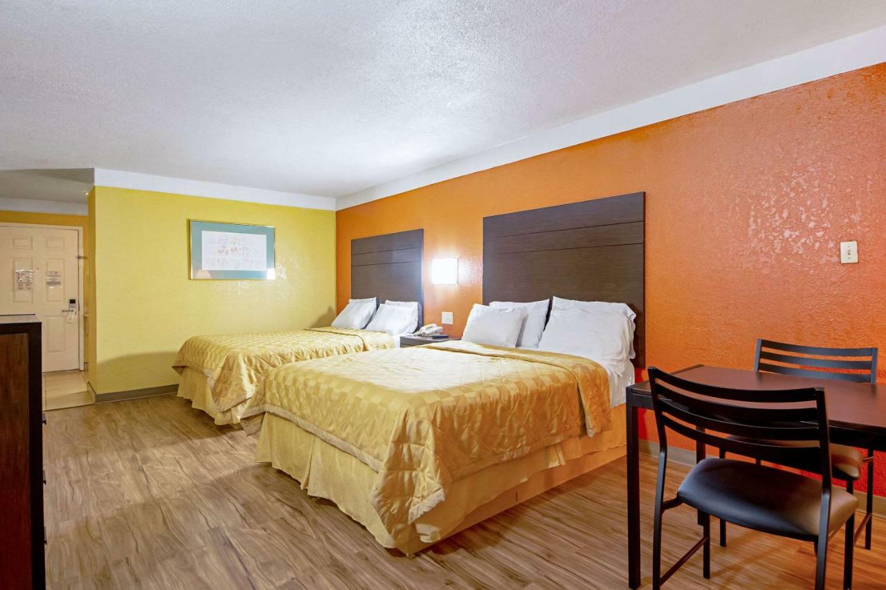 Economy Inn & Suites Denton Zewnętrze zdjęcie
