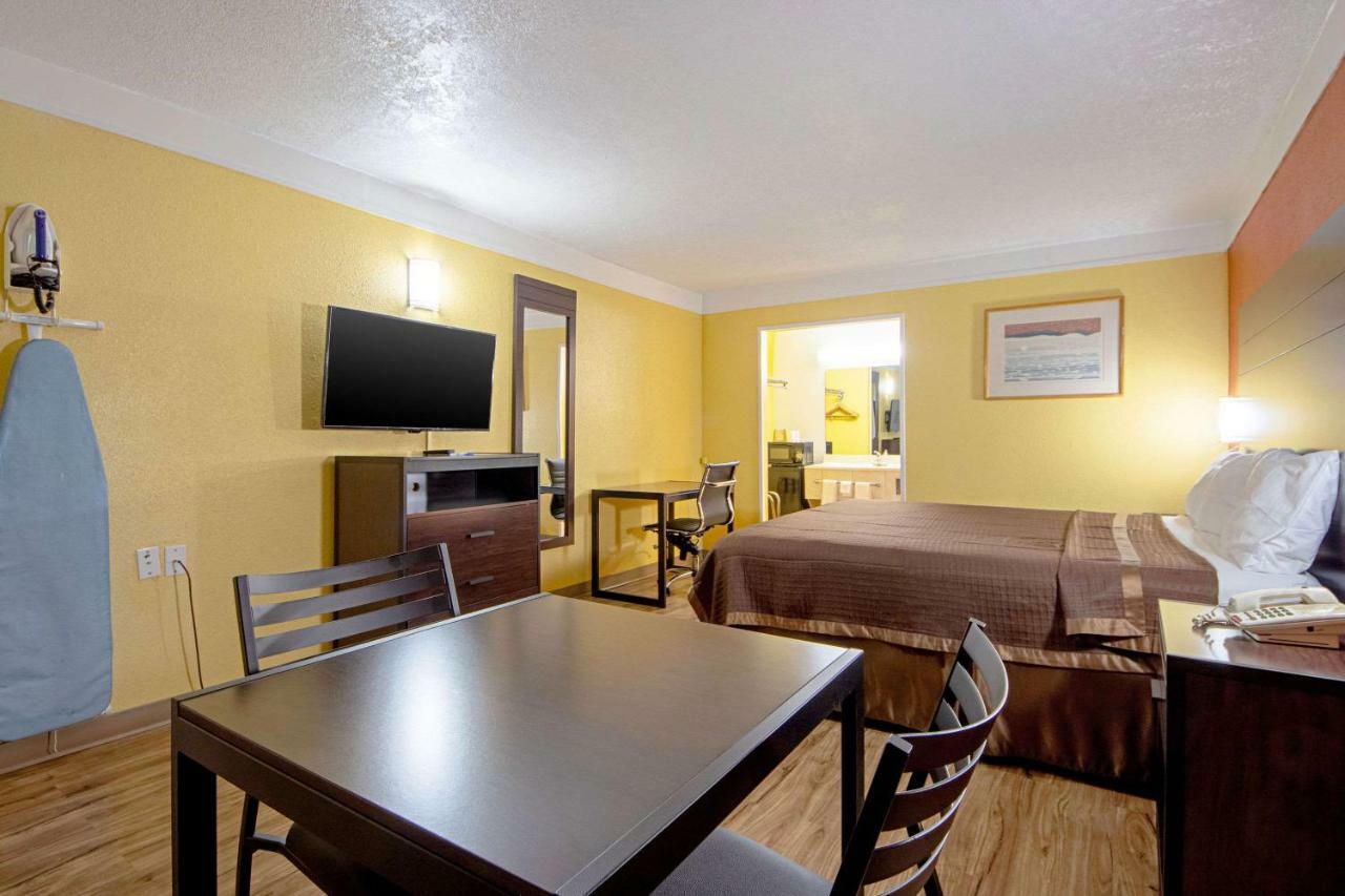 Economy Inn & Suites Denton Zewnętrze zdjęcie