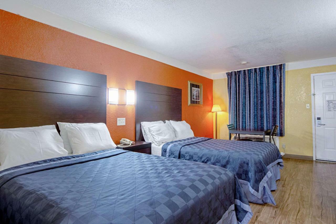Economy Inn & Suites Denton Zewnętrze zdjęcie