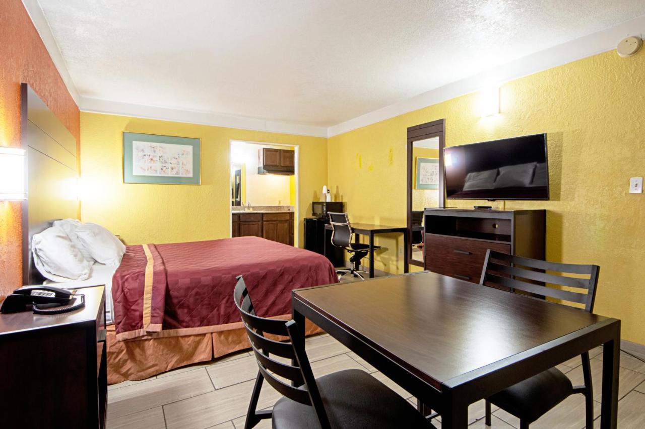Economy Inn & Suites Denton Zewnętrze zdjęcie